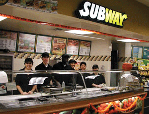 On McDonalds Cue , Subway To Open 1000 Outlets By 2017